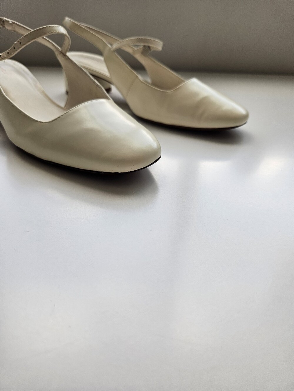 Reformation Maddox Cream Patent Leather Slingback Low Block Heel Round Toe Shoes - Picture 11 of 16